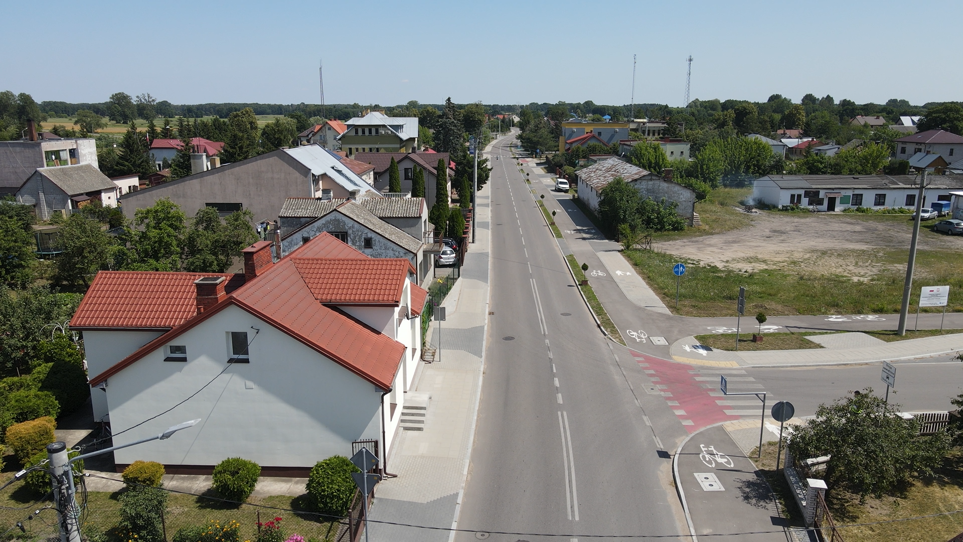 Gotowa droga z chodnikiem